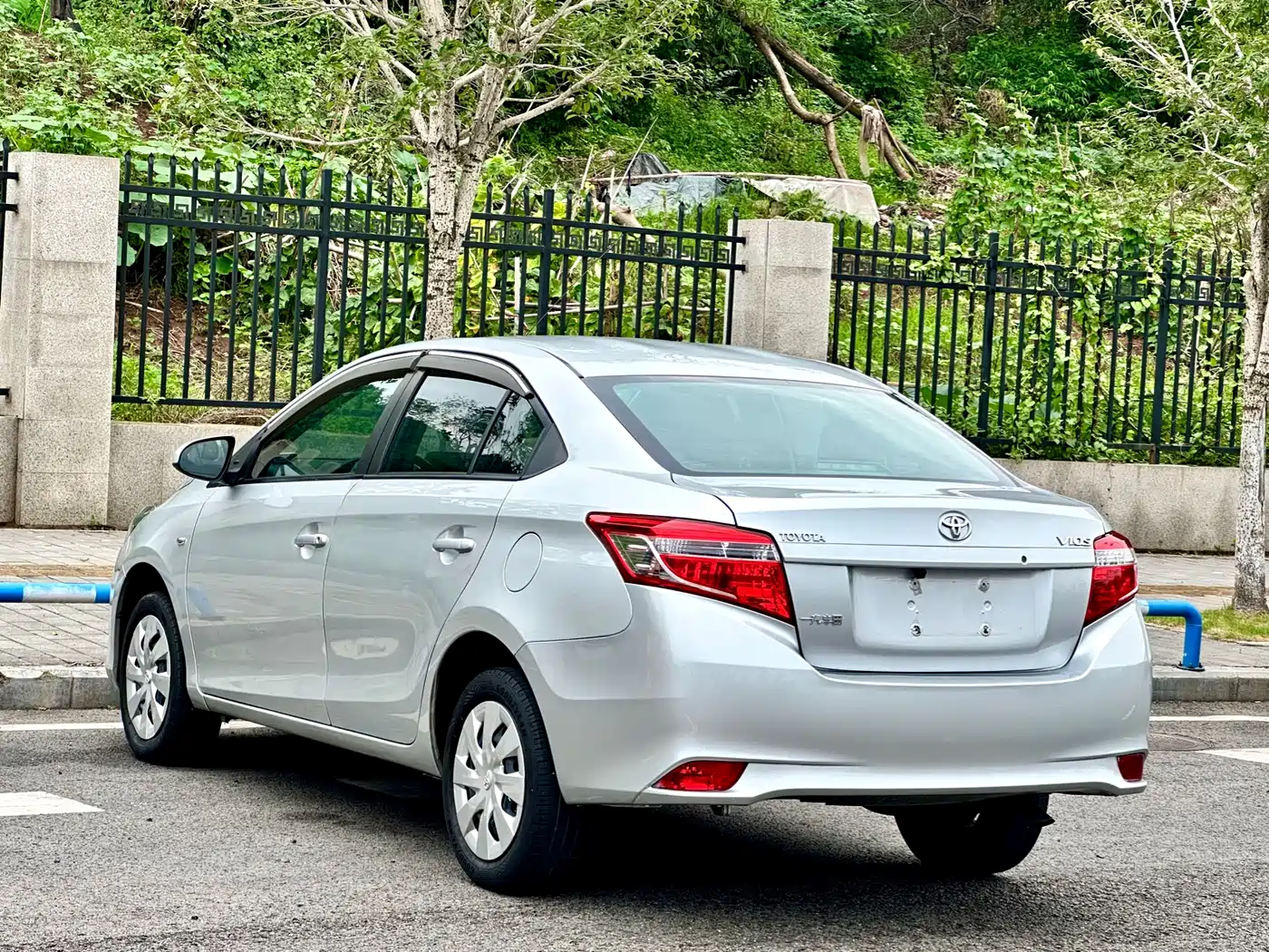 Toyota Vios 2016 1.5L Manual Zhi Zhen Xing Yao Edition фото 6