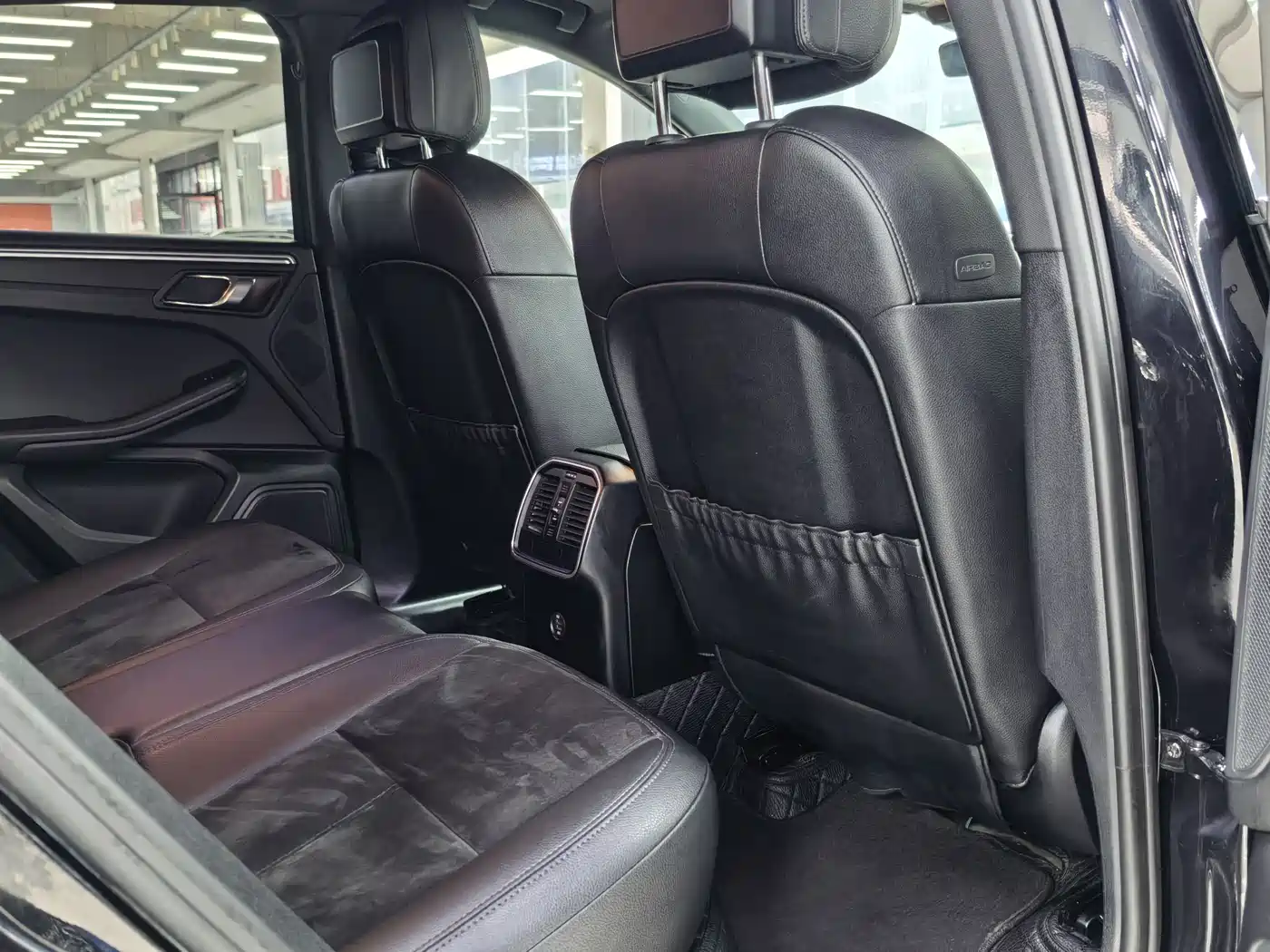 Porsche Macan 2018 Macan 2.0T фото 10