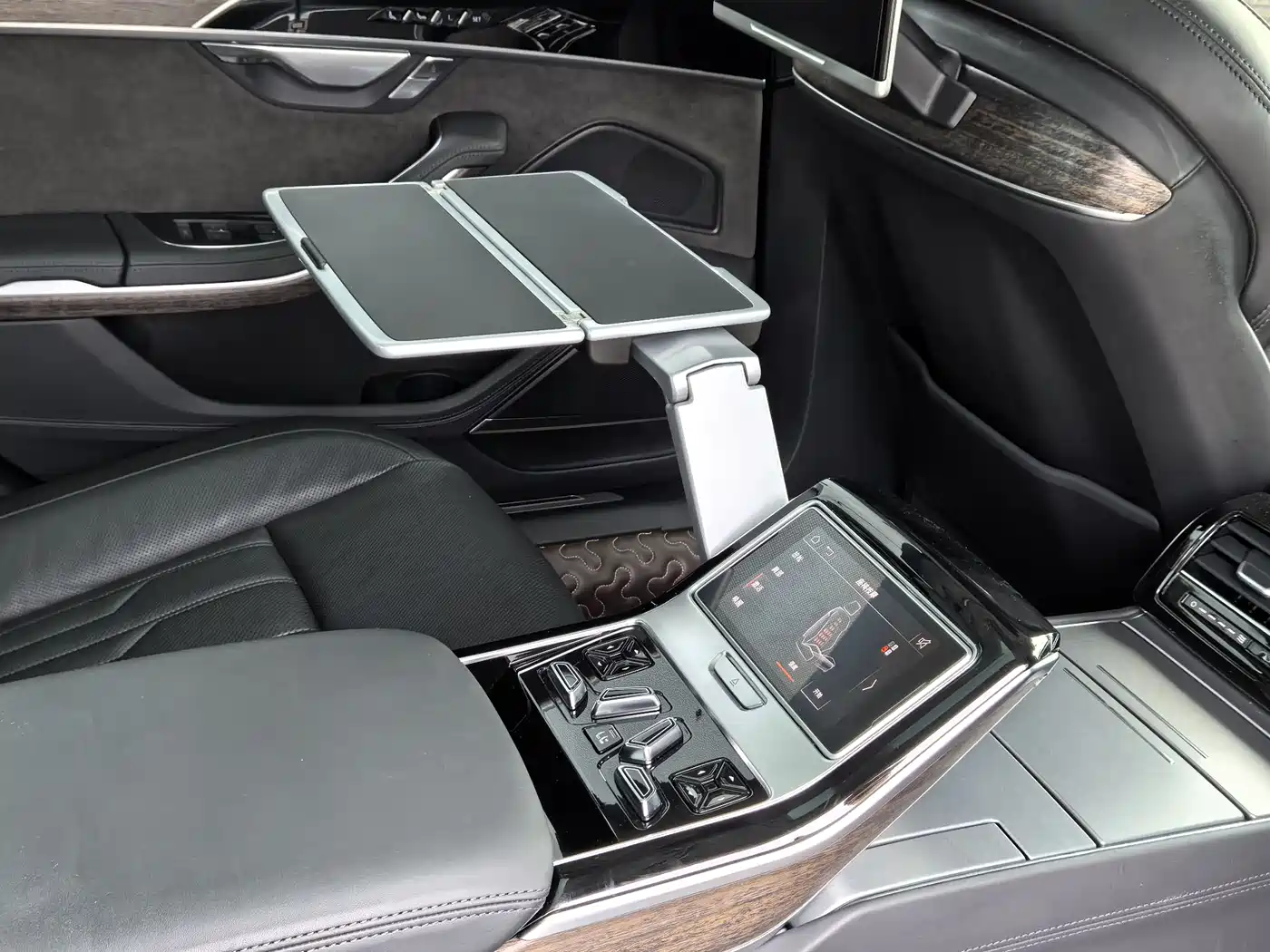 Audi A8 2019 Facelift Plus A8L 55 TFSI quattro Premium фото 14