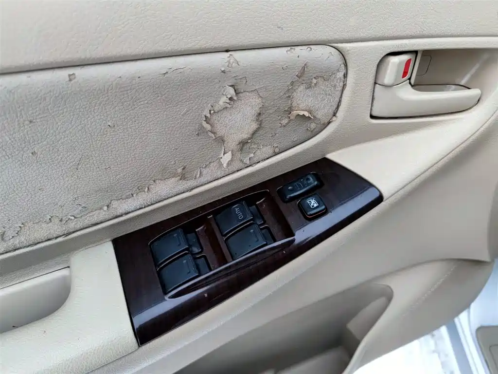 Toyota Corolla 2013 1.6L Automatic Luxury фото 14