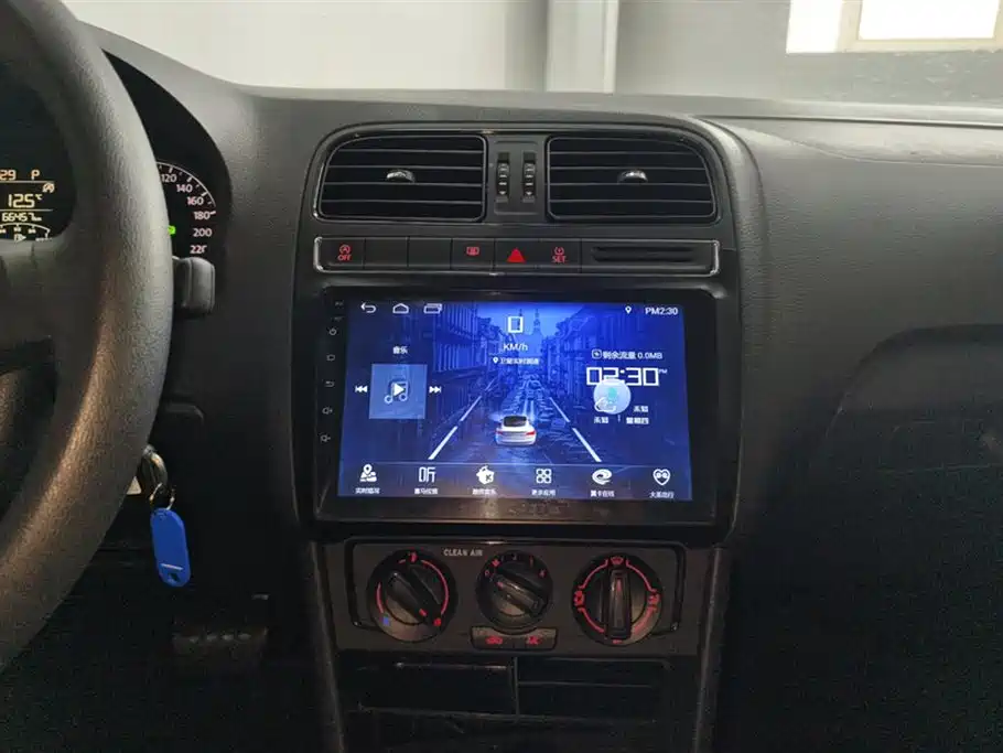Volkswagen Polo 2018 1.5L Auto Safe Drive фото 13