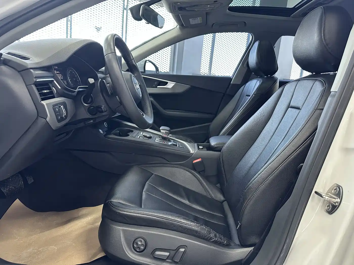 Audi A4L 2017 Plus 40 TFSI Progressive фото 4