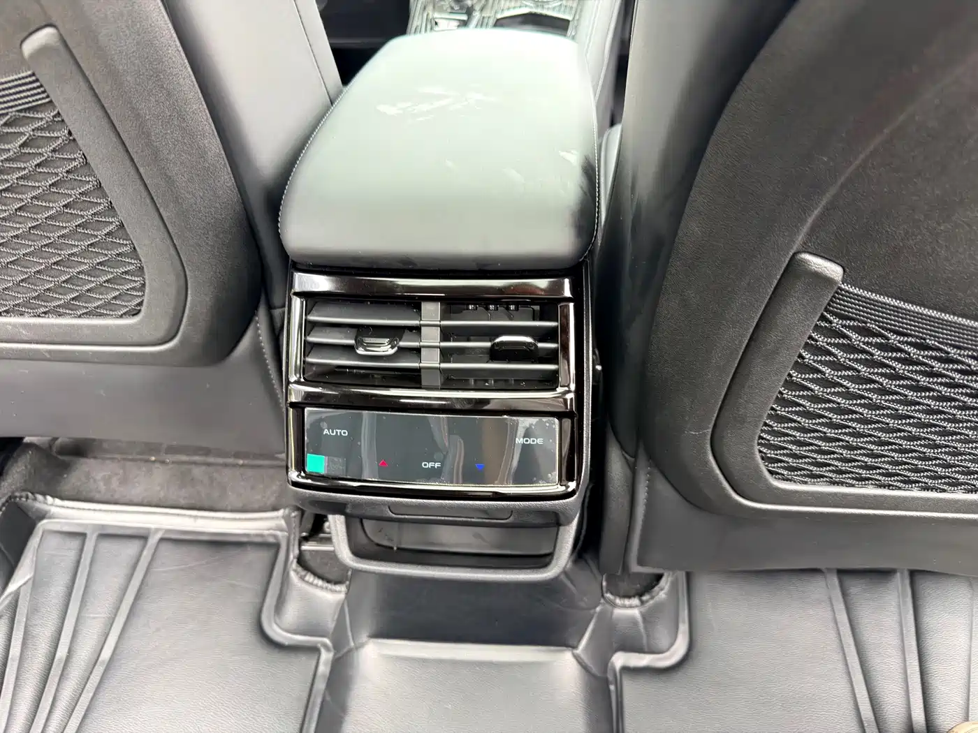 Geely Monjaro 2023 2023 2.0TD High-power Automatic 2WD Flagship