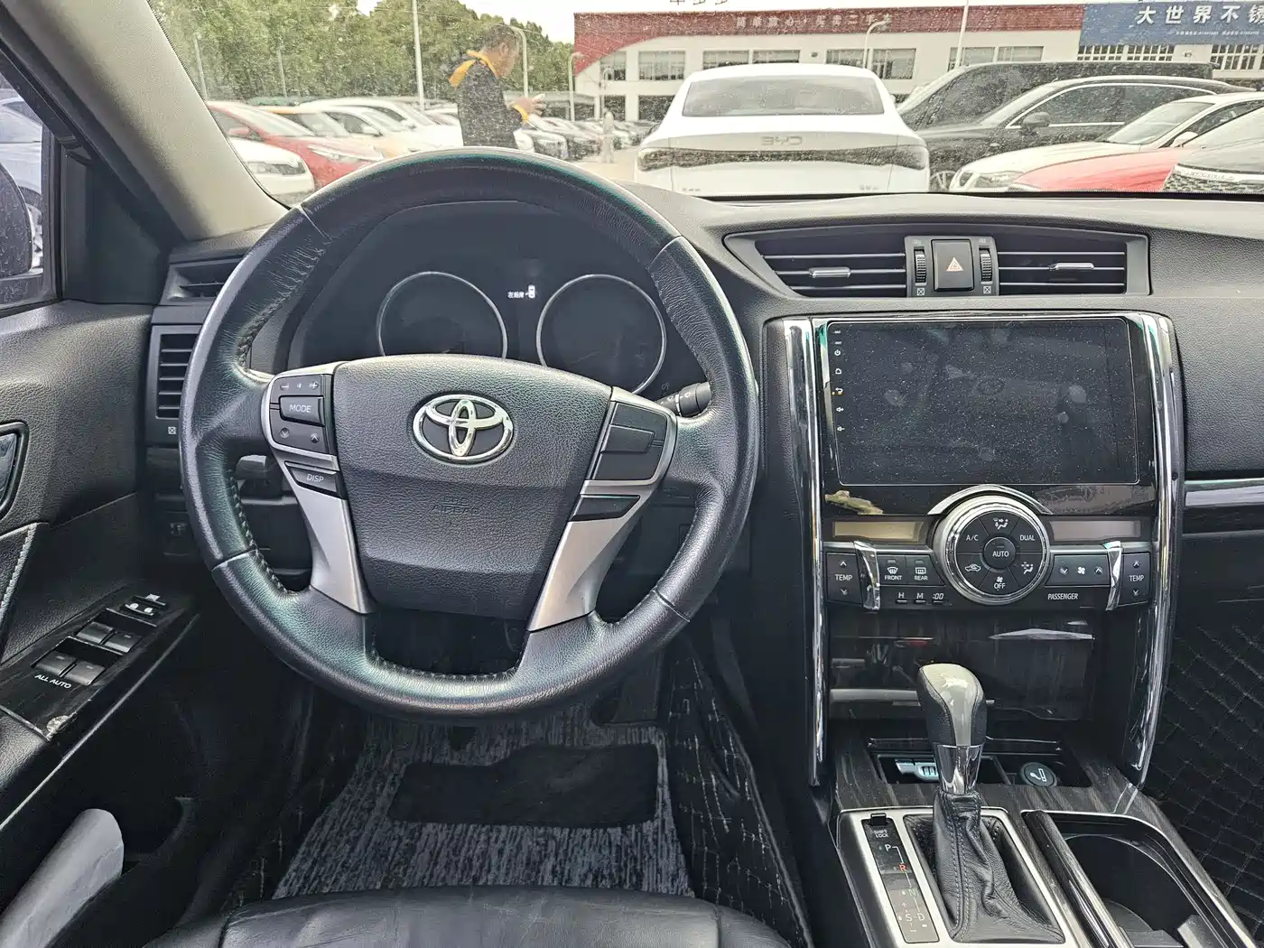 Toyota Reiz 2010 2.5S Elegance Elite Edition фото 10