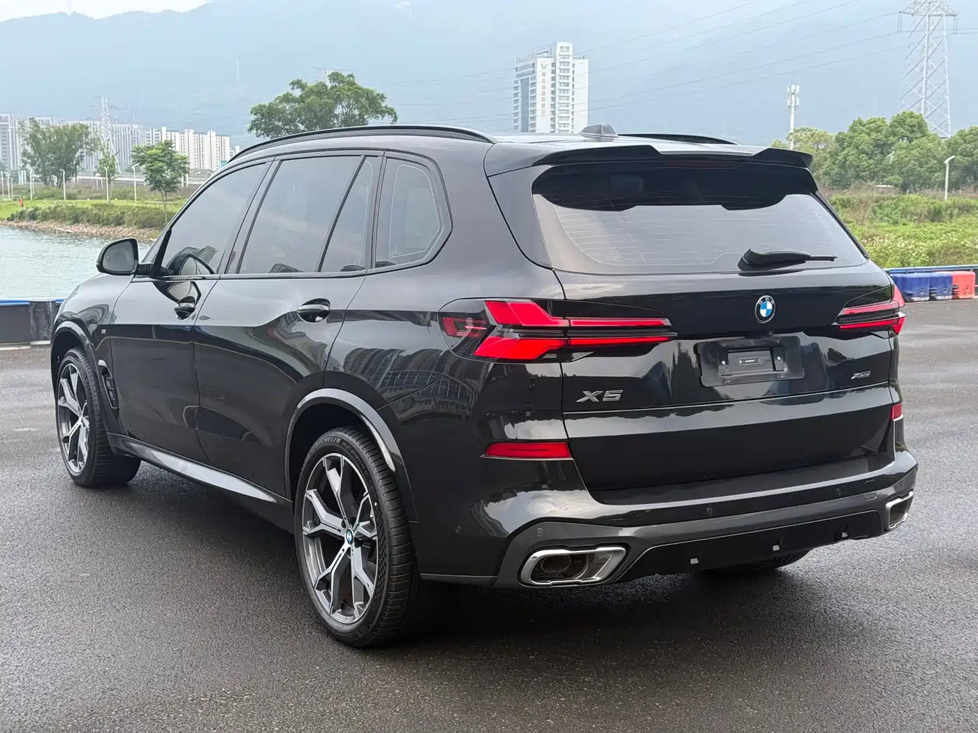 BMW X5 2023 xDrive 30Li Premium M Sport Package фото 9