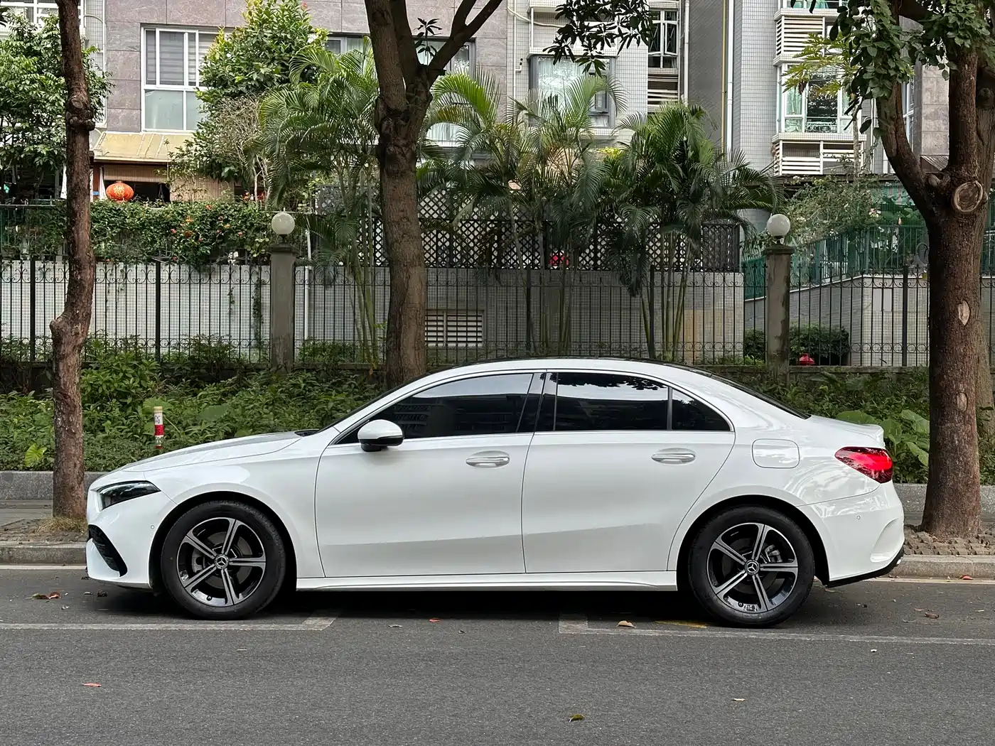 Mercedes-Benz A-Class 2023 A 200 L Fashion фото 16