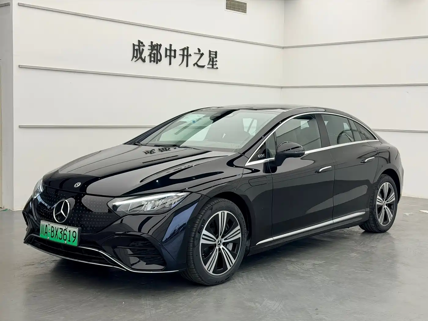 Mercedes-Benz EQE 2025 Model 500 4MATIC Luxury Edition