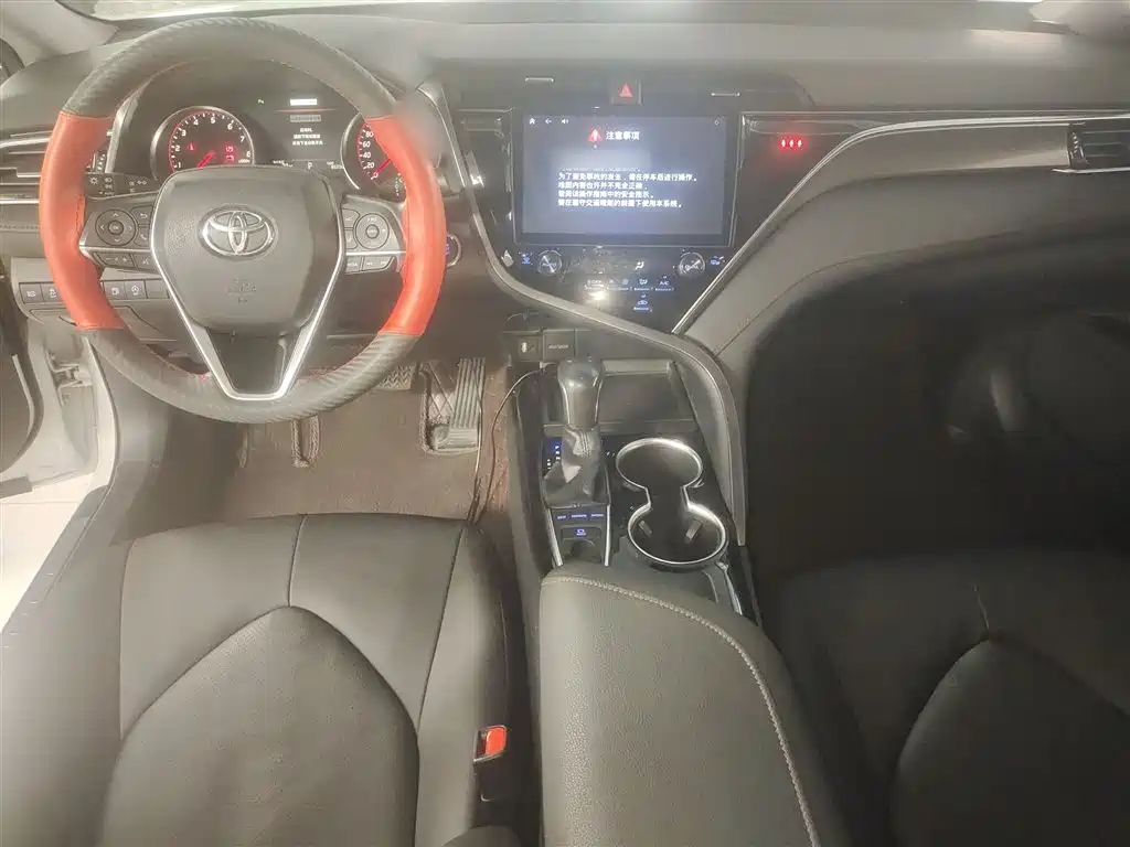 Toyota Camry 2018 2.0S Sport Edition фото 10
