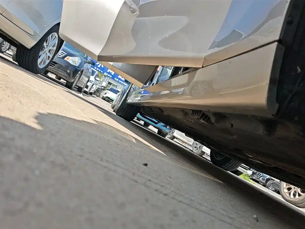 BMW 5 Series 2014 520Li Elegance фото 21