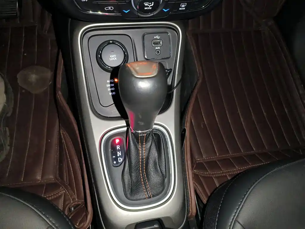 Photo 10 - Jeep Compass