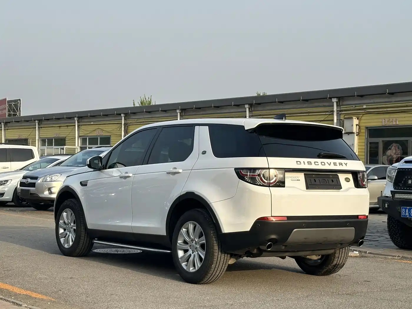 Land Rover Discovery Sport 2017 2.0T SE фото 6