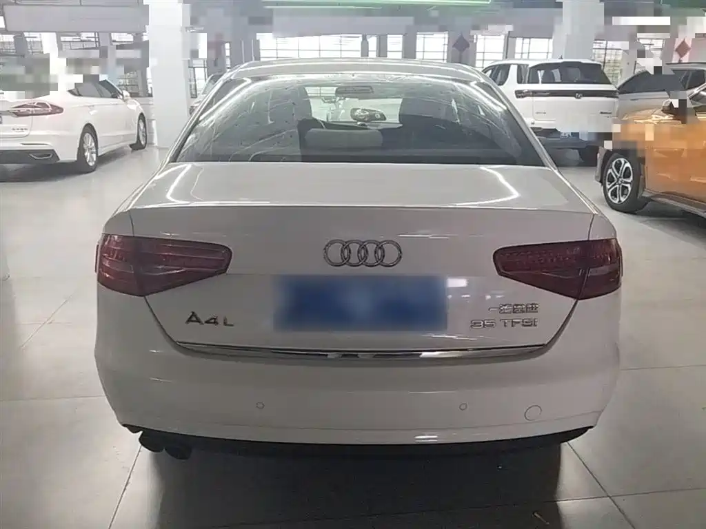 Audi A4L 2015 35 TFSI Auto Comfort фото 6