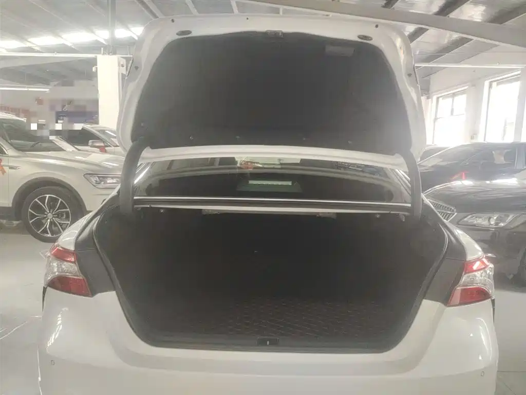Toyota Camry 2018 2.0S Sport Edition фото 19