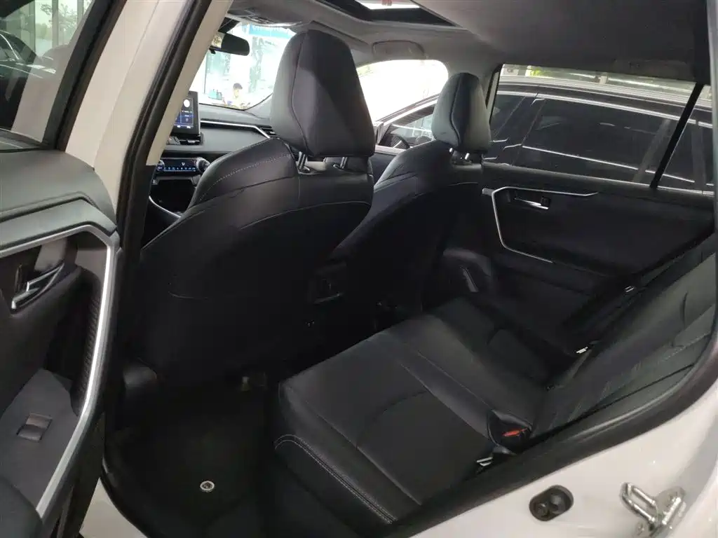Toyota Wildlander 2021 Hybrid 2.5L E-CVT 2WD Luxury Edition фото 13