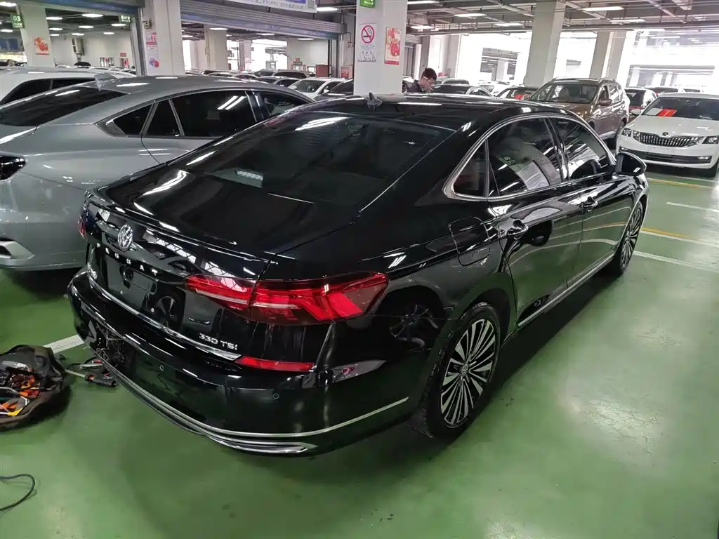 Volkswagen Passat 2019 Model 330TSI Luxury Edition China V фото 5