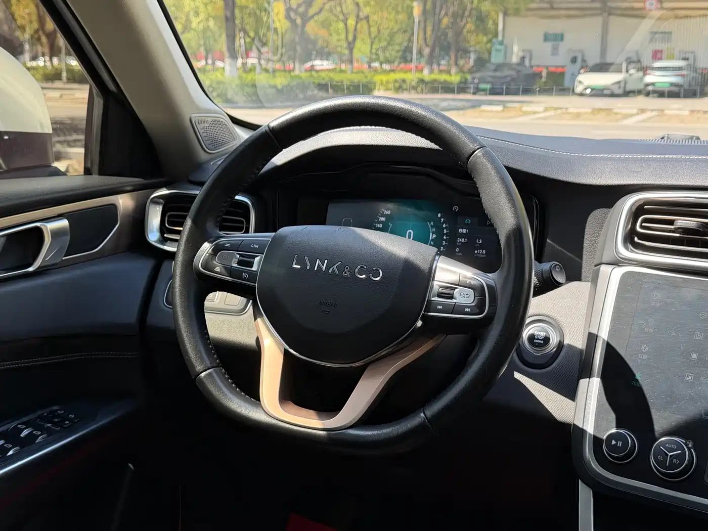 Lynk & Co 01 2017 2.0T 2WD Pro Version фото 14