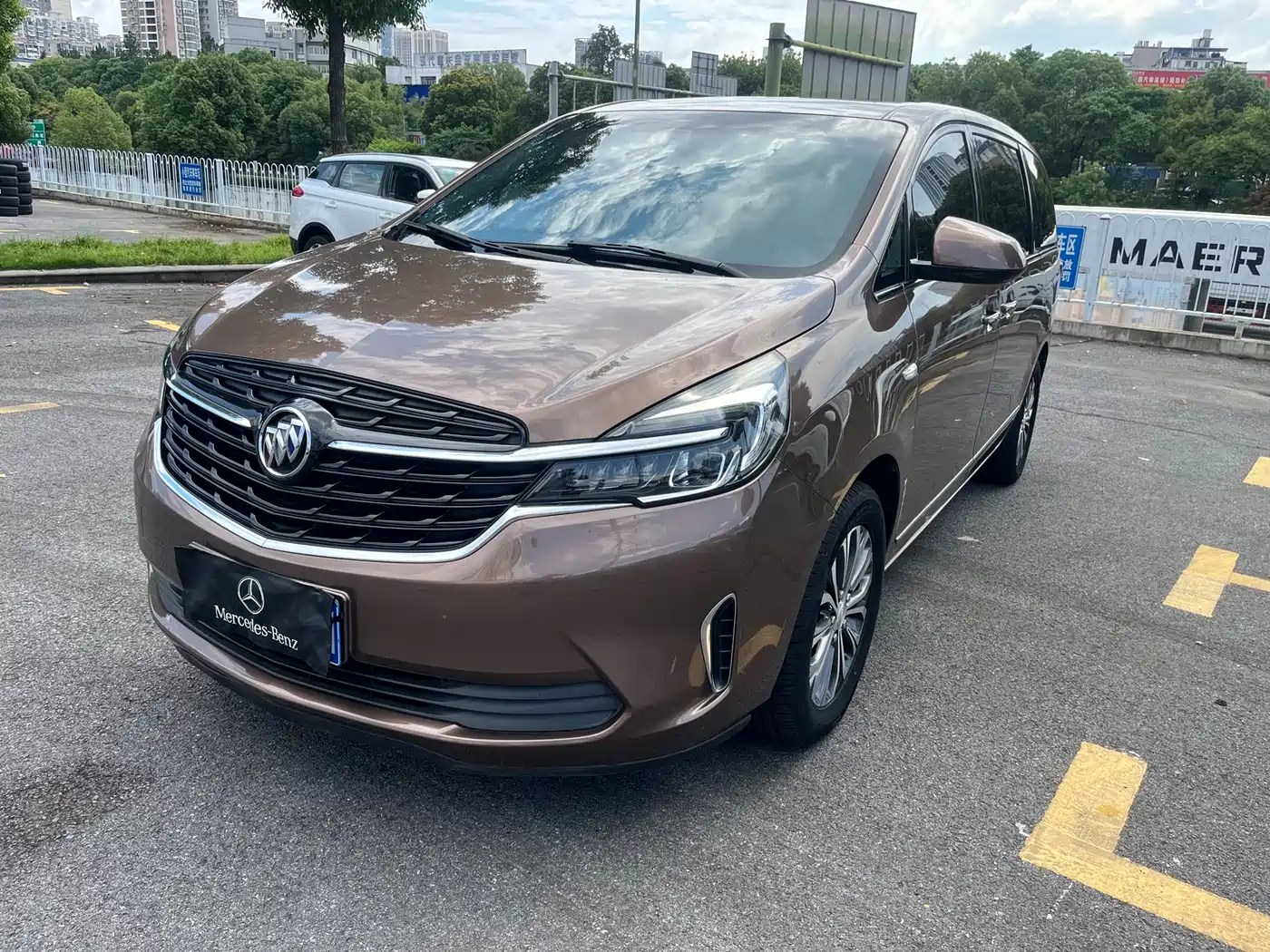 Buick GL8 2021 Land Business Class 652T Luxury