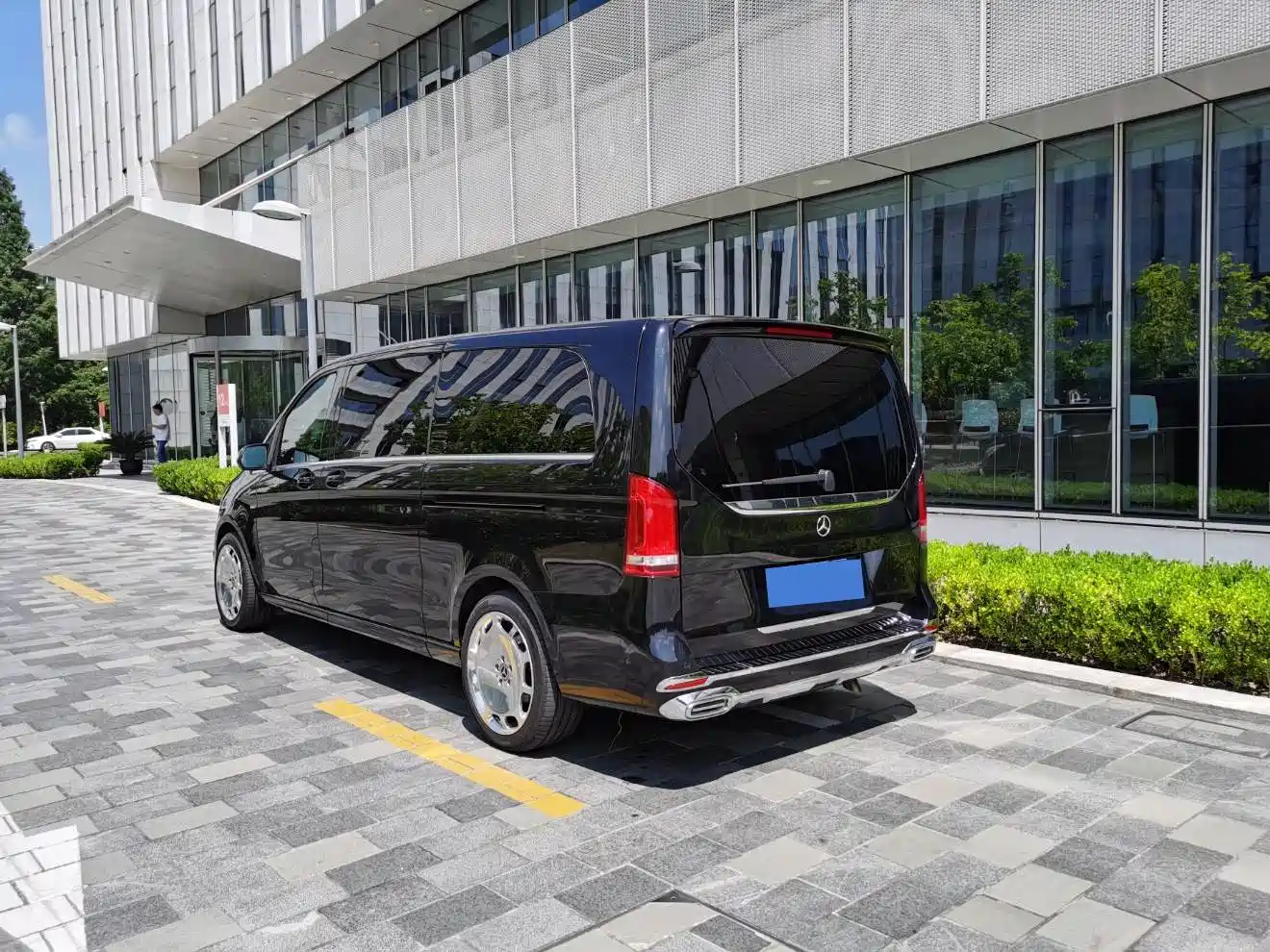 Mercedes-Benz V-Class 2021 V 260 L Long Wheelbase Luxury Edition фото 19