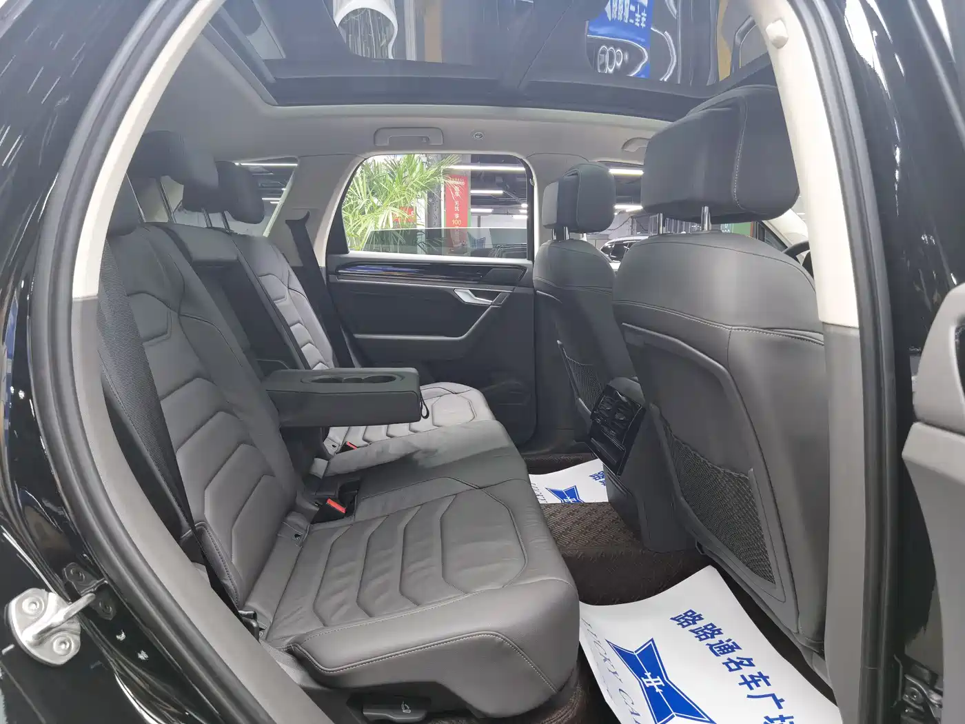 Volkswagen Touareg 2023 2.0TSI R-Line Edition фото 9