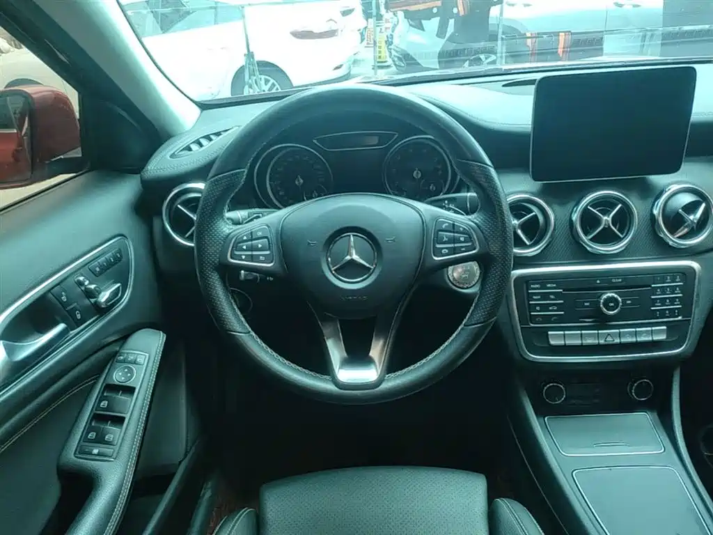 Mercedes-Benz GLA 2017 GLA 200 Fashion фото 11