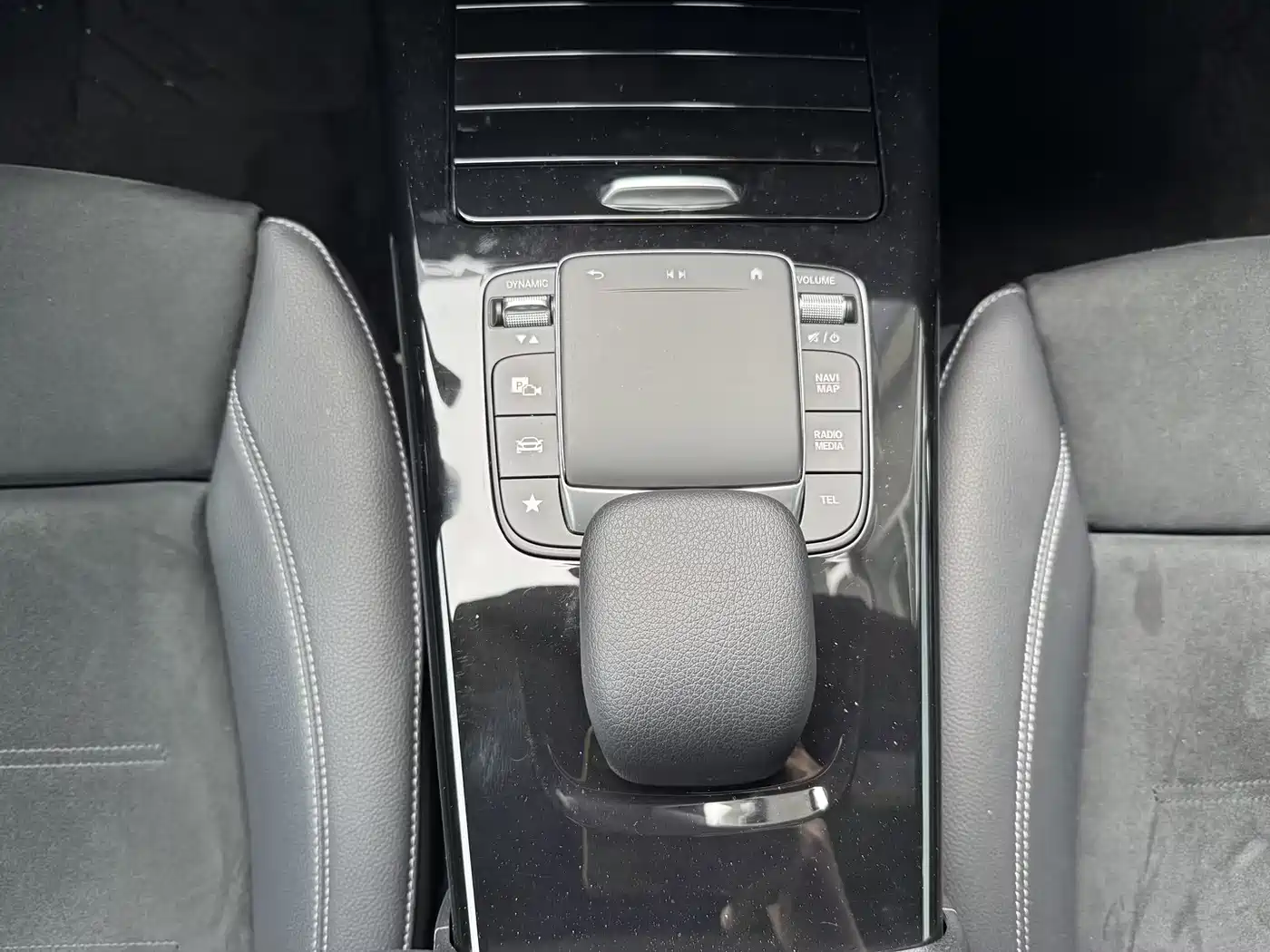 Mercedes-Benz A-Class 2022 A 200 L Sport Sedan Style фото 13
