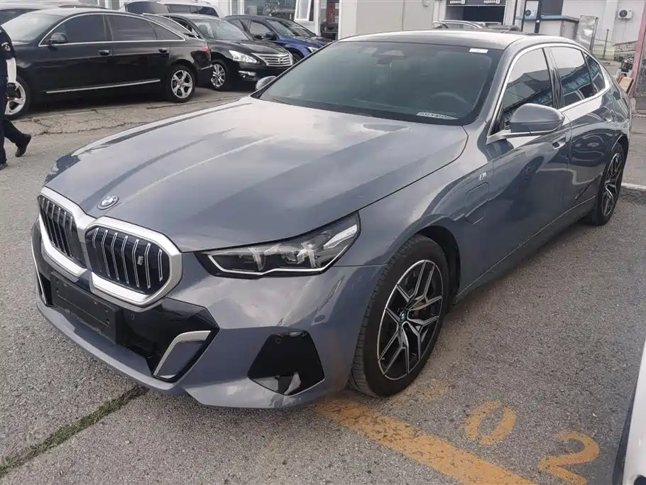 BMW i5 2024 eDrive 35L Premium Model M Sport Package