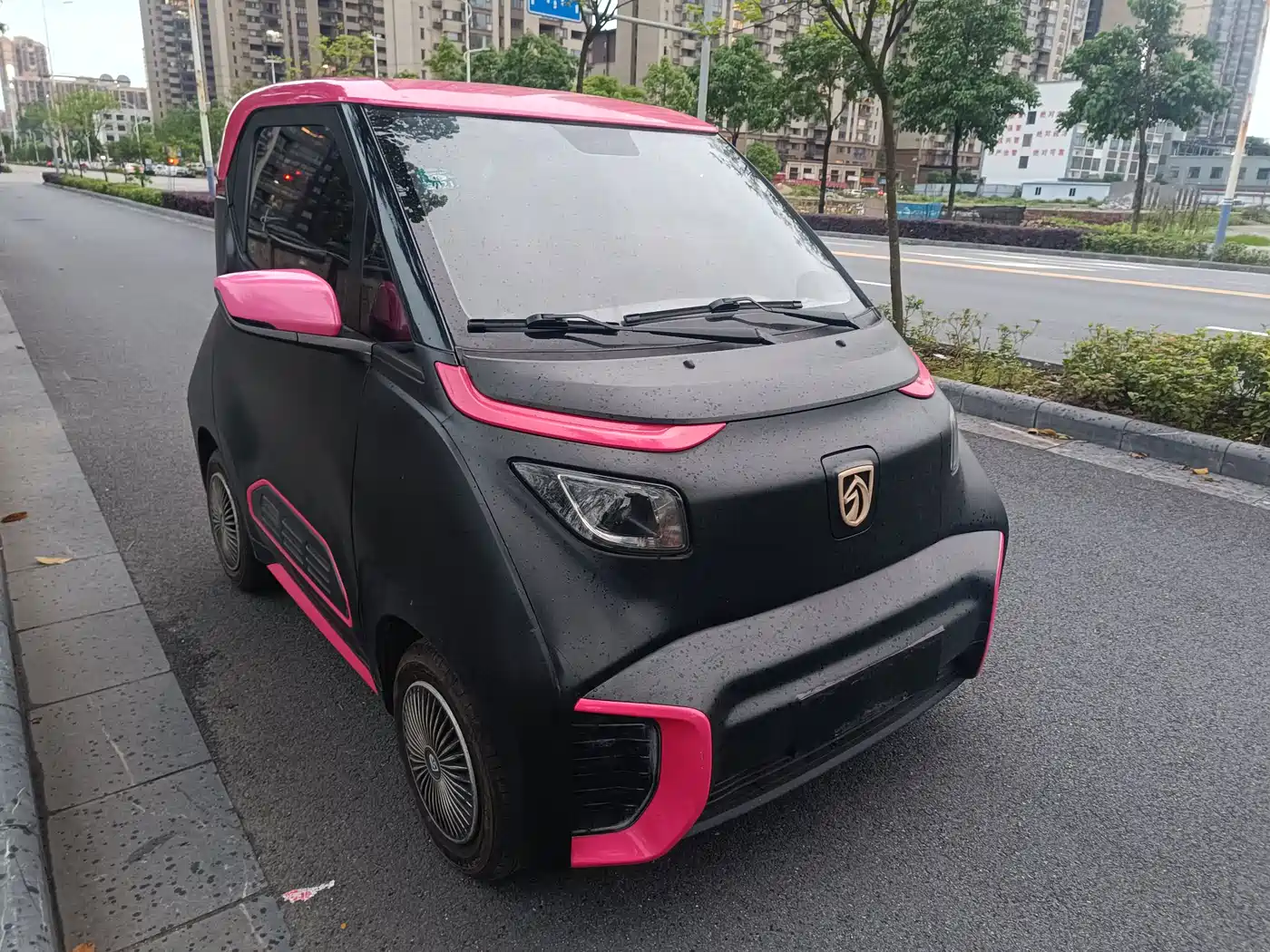 BAOJUN E200
