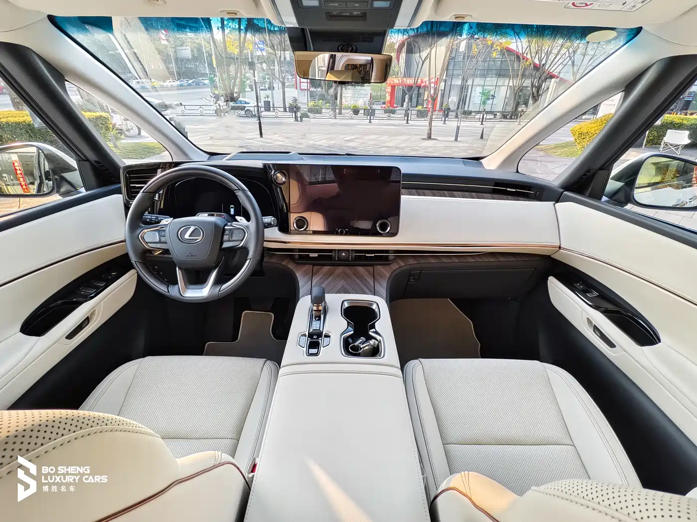 Lexus LM 2025 Model 350h Seven-Seater Elegance Edition фото 6