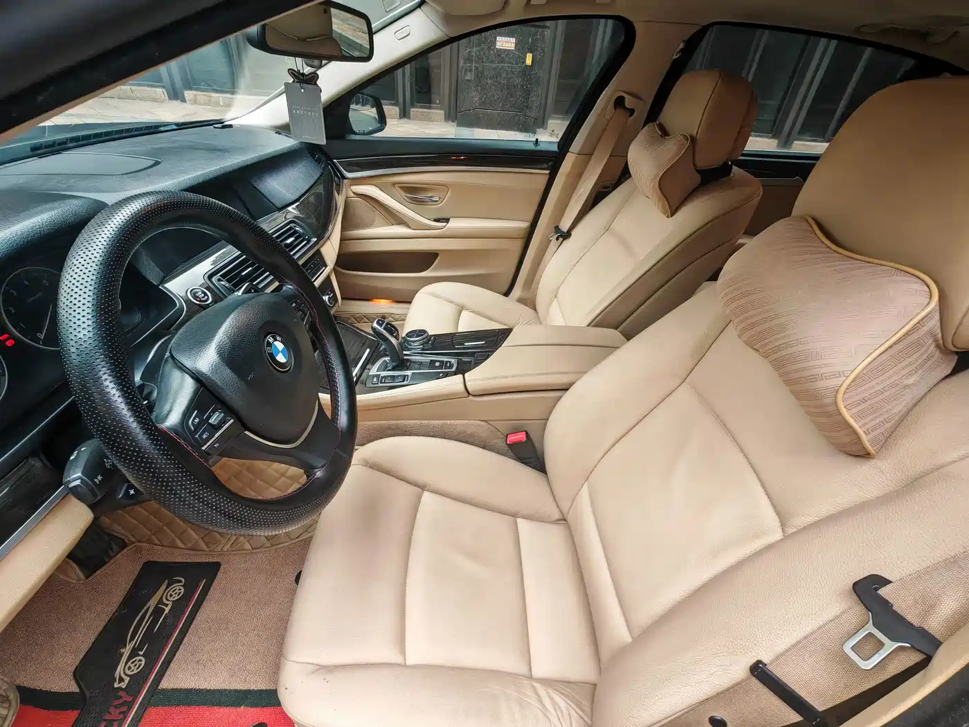 BMW 5 Series 2013 535Li Leadership фото 10