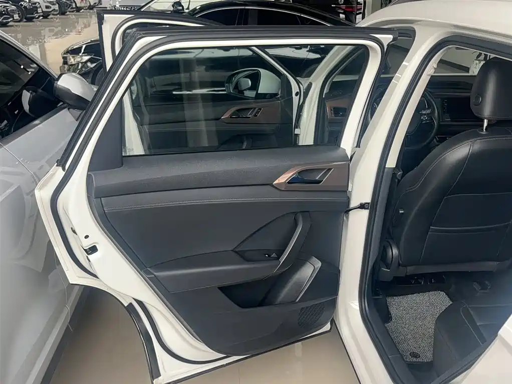 Volkswagen Tharu 2020 280TSI 2WD Luxury Edition China VI фото 17