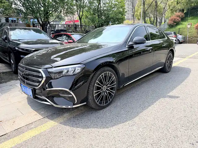 MERCEDES-BENZ E CLASS