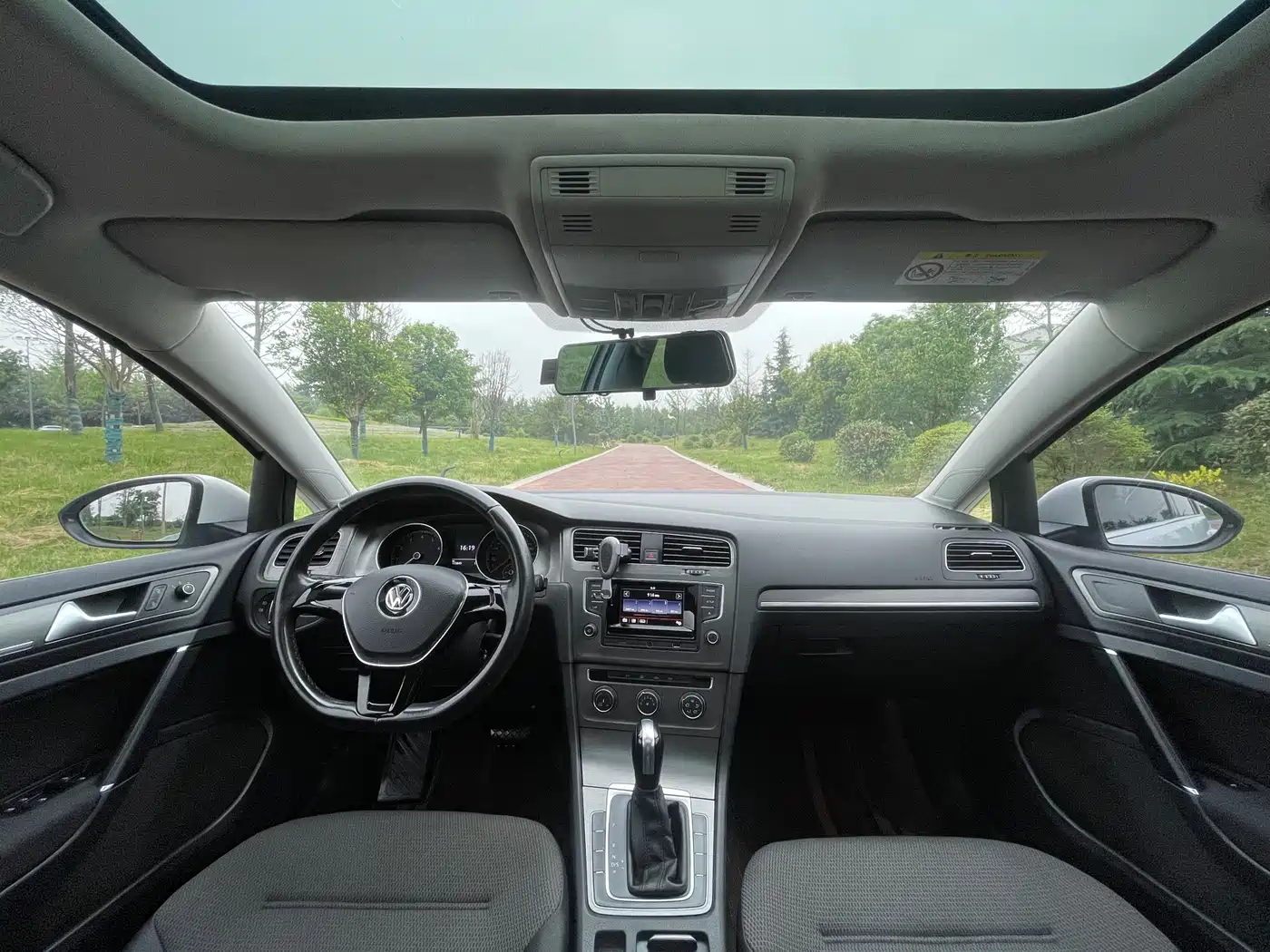 Volkswagen Golf 2016 1.6L Automatic Comfort фото 13