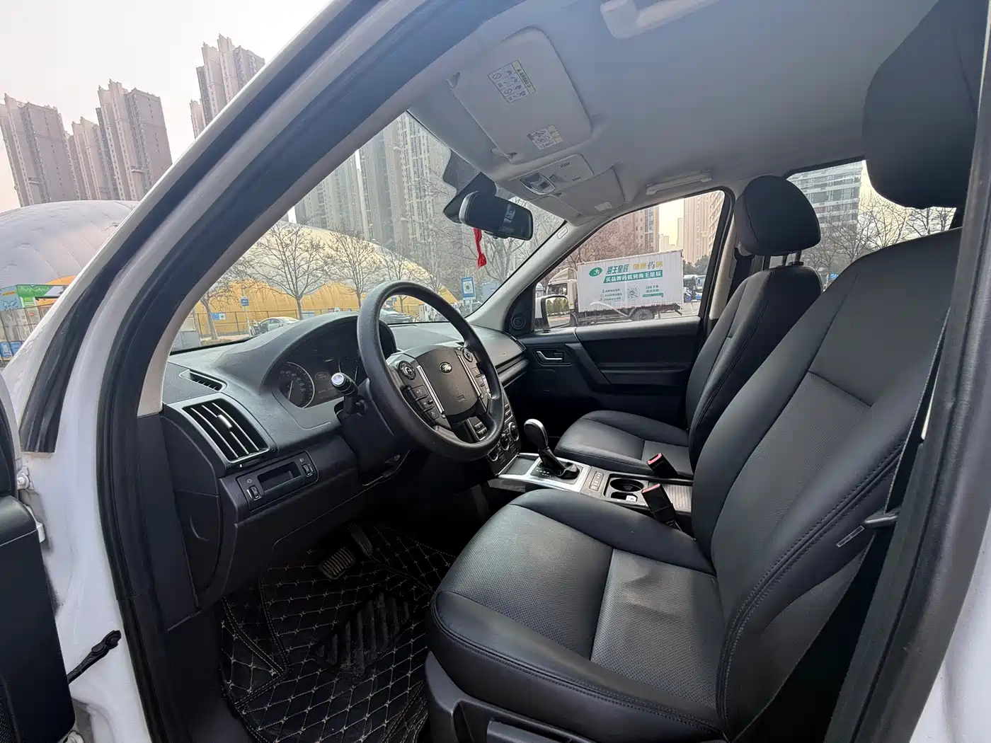 Land Rover Freelander 2 2013 2.2T SD4 S Diesel фото 4