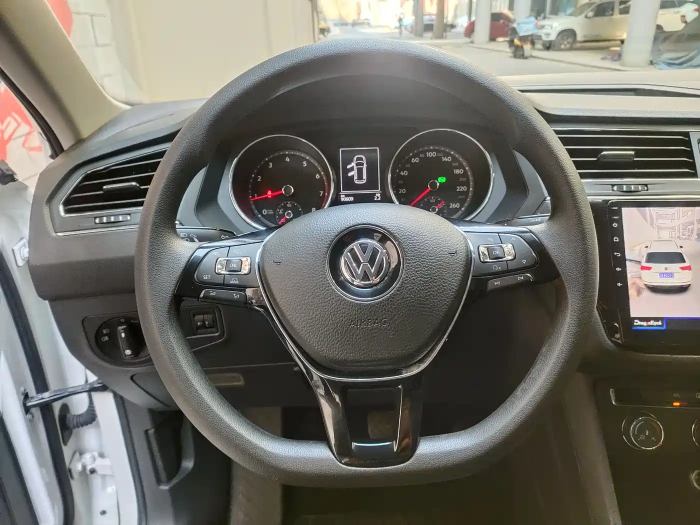Volkswagen Tiguan L 2017 330TSI Automatic 2WD Trend Edition фото 11