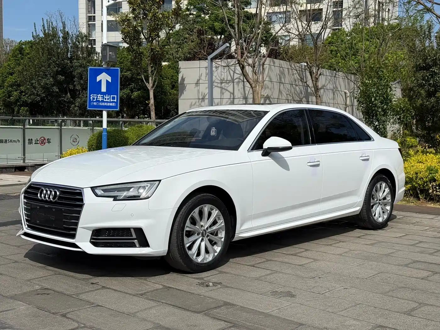 Audi A4L 2019 40 TFSI Progressive (China VI)