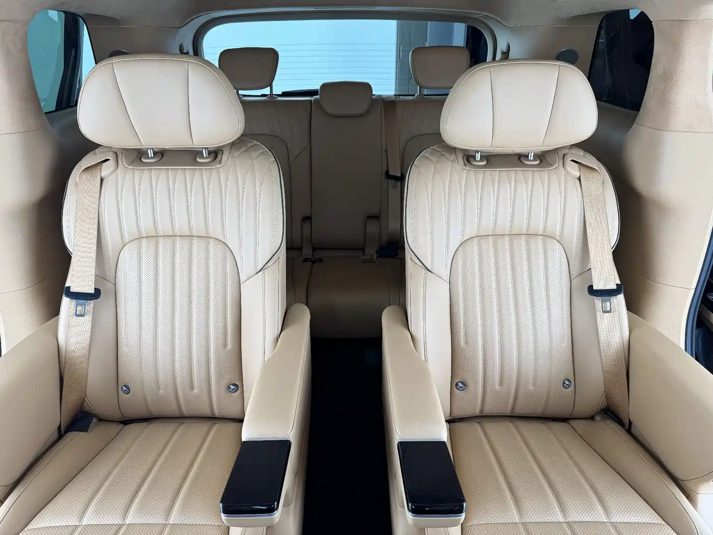 Voyah Auto Voyah Dreamer 2025 PHEV AWD Flagship Kunpeng Edition фото 21