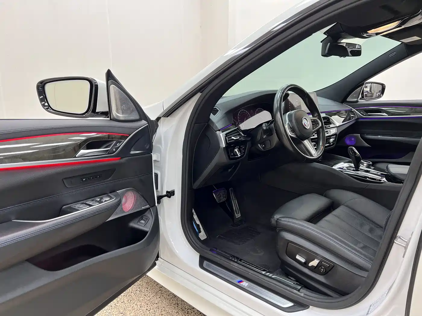 BMW 6 Series GT 2019 630i M Sport Package фото 8