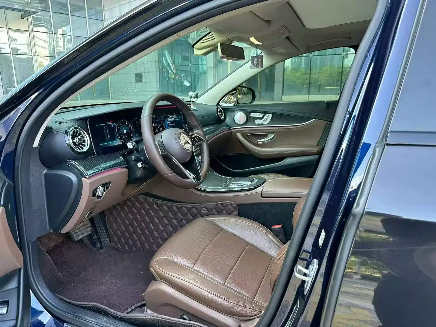 Mercedes-Benz E-Class 2016 E 300 L Sport Fashion Type фото 6