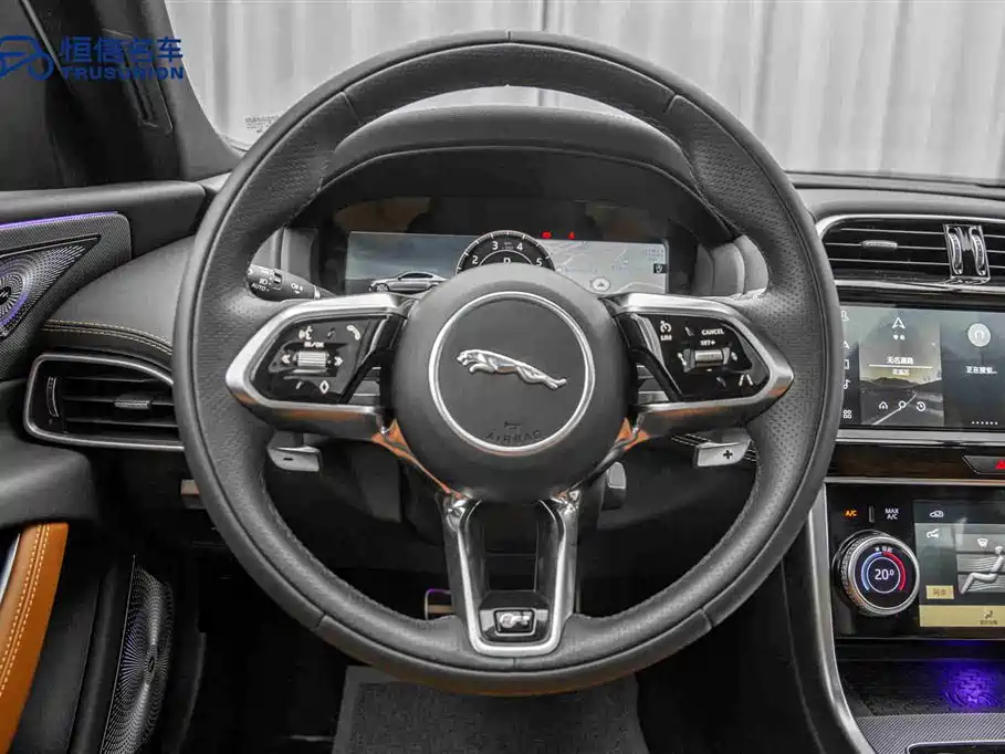 Jaguar XEL 2025 2.0T 250PS R-DYNAMIC 90th Anniversary Edition фото 17