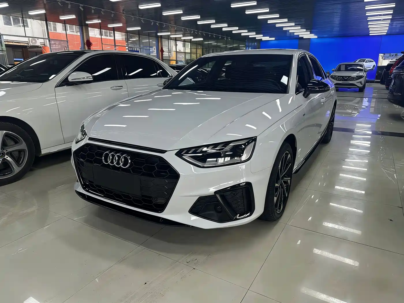 Audi A4L 2023 40 TFSI Luxury Sport