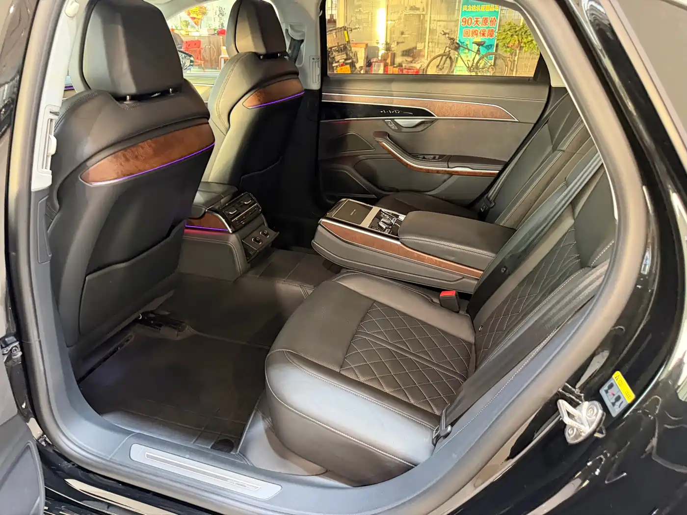 Audi A8 2023 A8L 50 TFSI quattro Premium фото 10