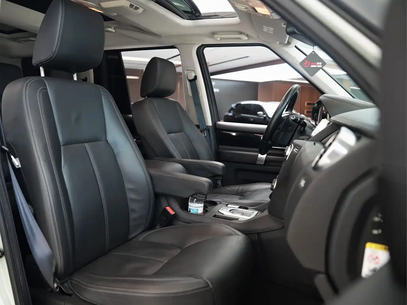 Land Rover Discovery 2014 3.0 SC V6 HSE Luxury фото 10