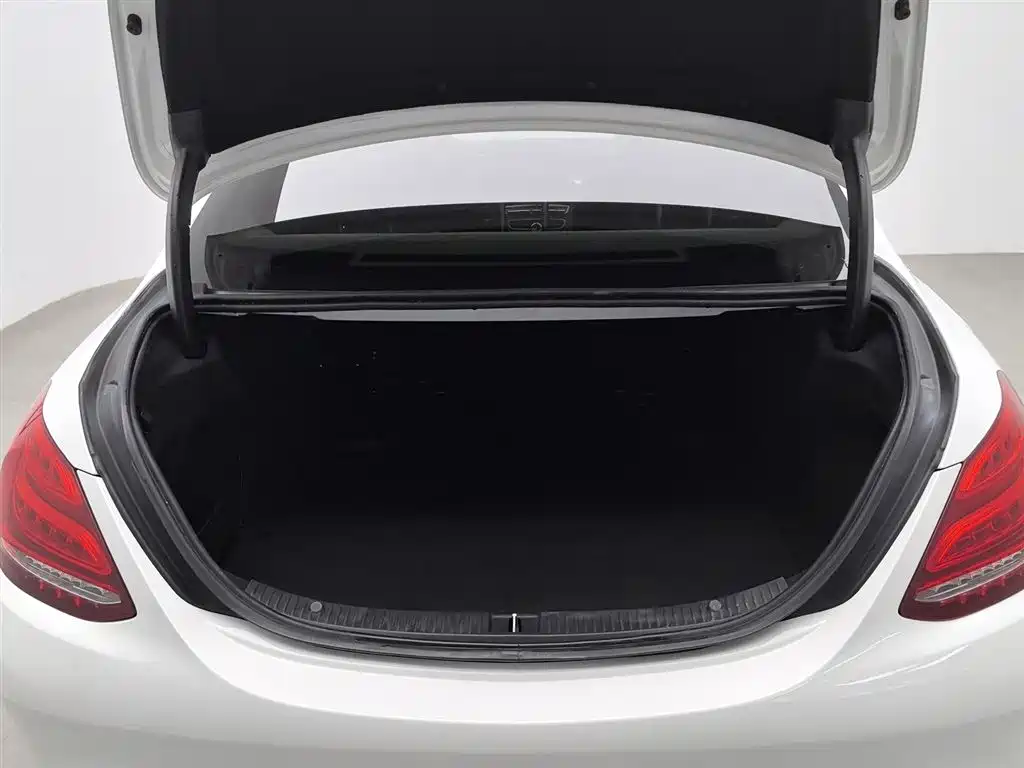 Mercedes-Benz C-Class 2017 C 200 Sport фото 16