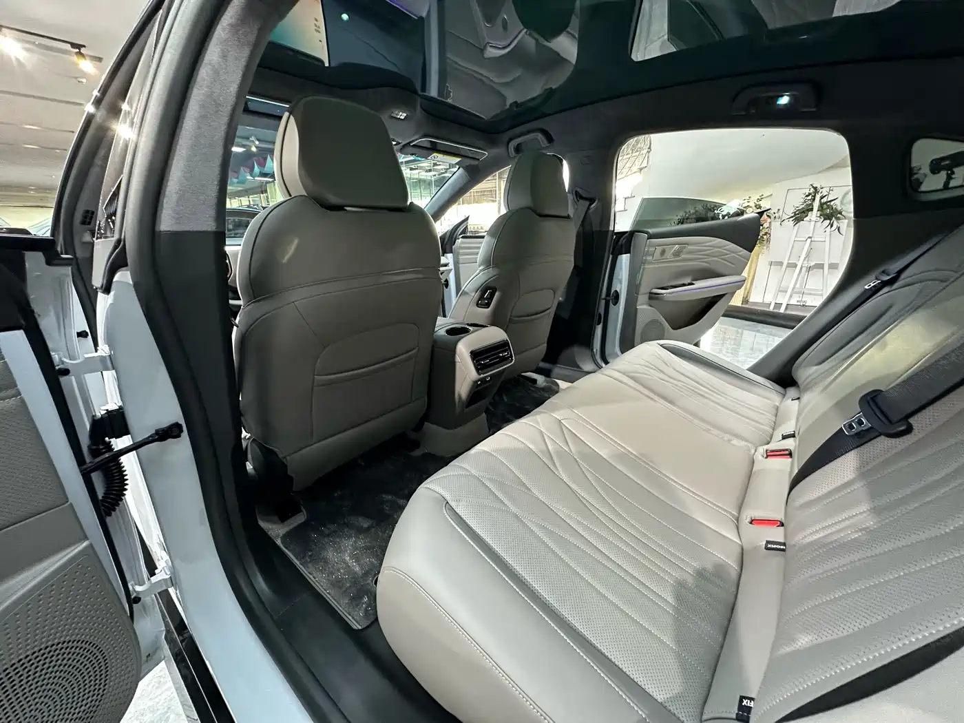 Geely Galaxy Galaxy Xingyao 8 2025 130km EM-P Explorer Edition фото 9