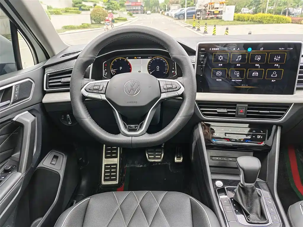 Volkswagen Tiguan L 2024 330TSI Automatic 2WD R-Line Premium Enjoyment Edition фото 19