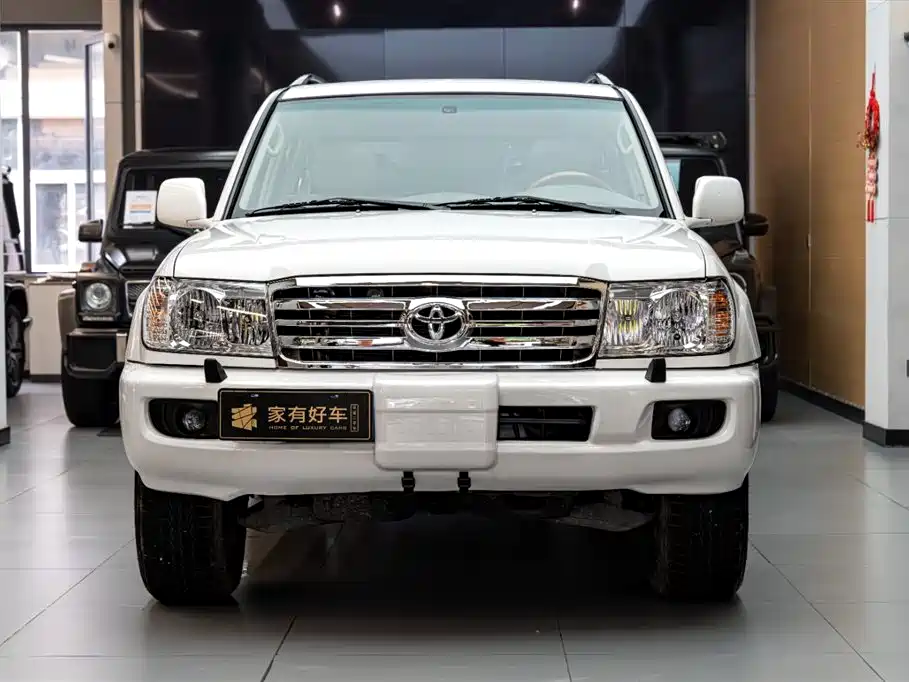 Toyota Land Cruiser (Import) фото 2