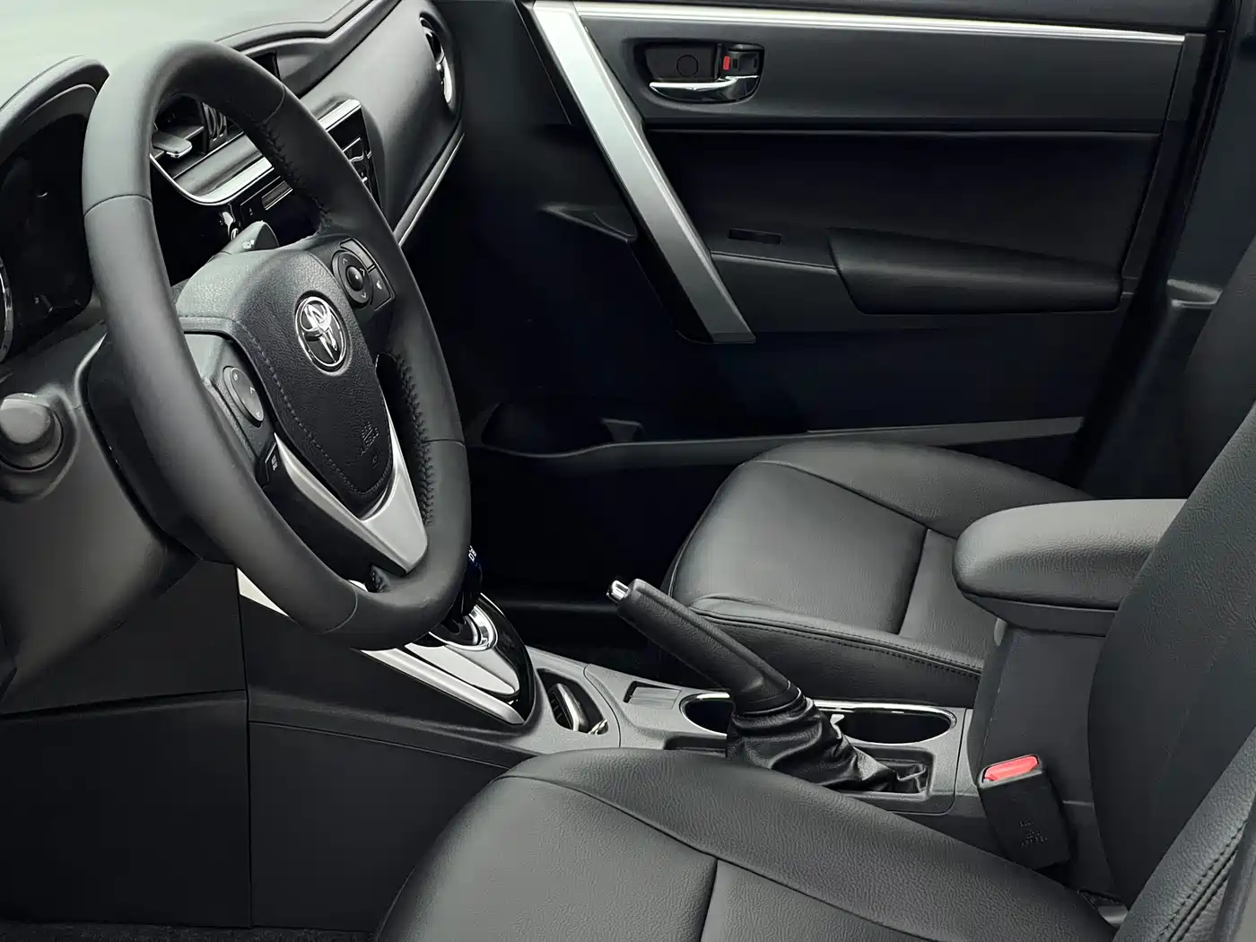 Toyota Corolla 2018 Hybrid 1.8L E-CVT Smart Edition фото 14