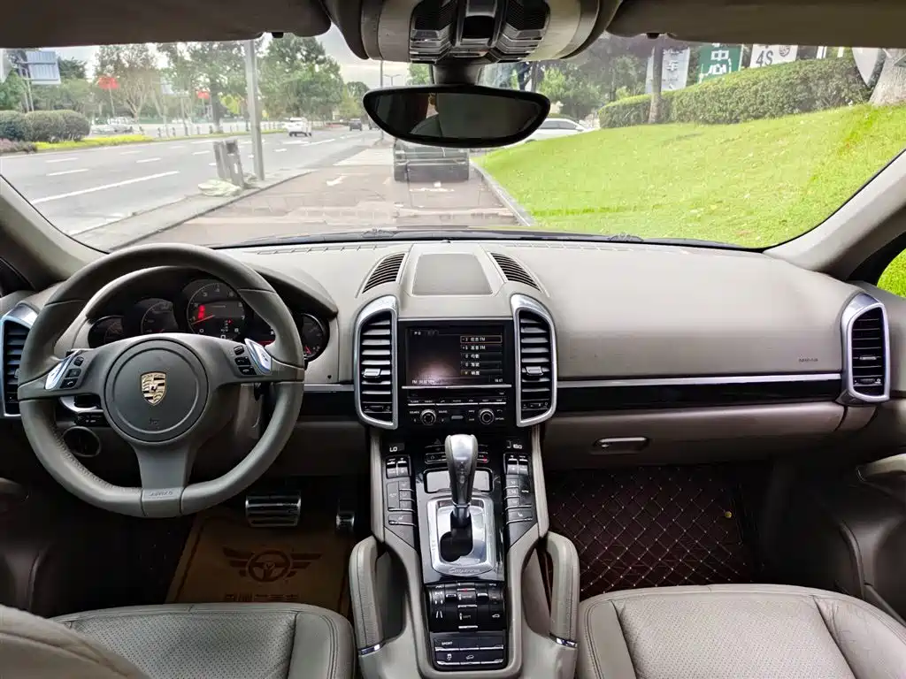 Porsche Cayenne 2011 Cayenne 3.0T фото 10
