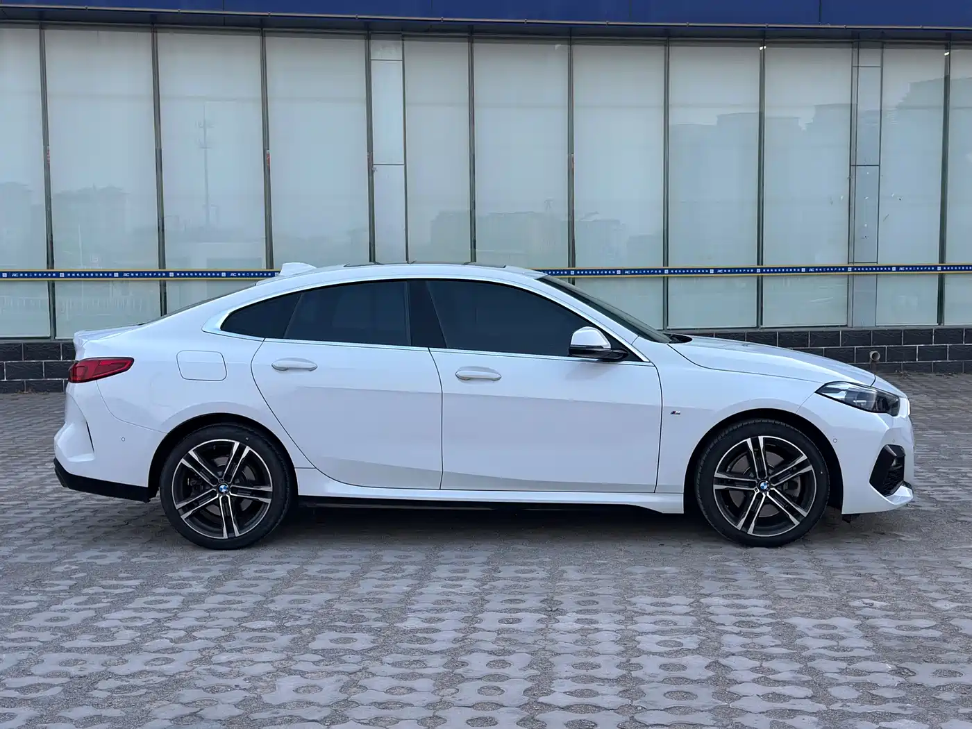 BMW 2 Series (Import) 2023 225i 4-Door Coupe M Sport Package фото 4