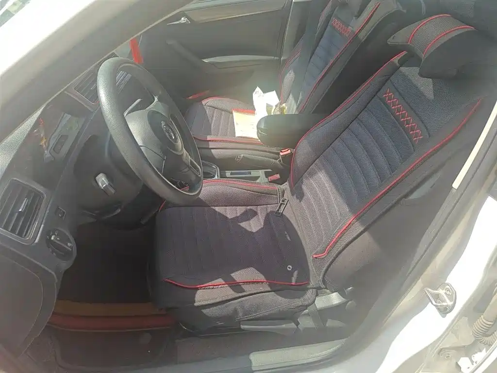 Volkswagen Santana 2015 1.6L Automatic Comfort Edition фото 12